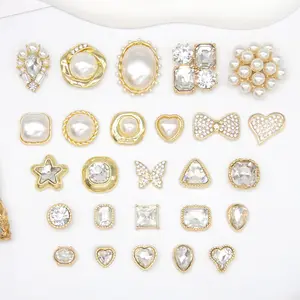 2023 New Wholesale Glas Diamant runden Edelstein Perle Blume Kristall Diamant Cute Croc Charms Custom