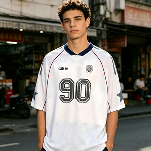 Maillot de sport rétro surdimensionné pour le jour du match, personnalisable avec numéro imprimé par sublimation, haute qualité, séchage rapide, respirant, 100 % polyester - Product Image 2
