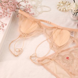 Culottes sexy de style français pour femmes avec fines bretelles, broderies en dentelle, bonnets triangulaires, soutien-gorge pour petites poitrines, pur et séduisant - Product Image 3