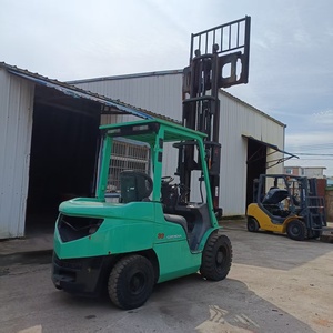 Montacargas Diésel Mitsubishi FD30 de 3 Toneladas Usado con Desplazador Lateral Hidráulico y Neumáticos Sólidos - Entrega Rápida, Envío Global, Precio Económico - Product Image 4