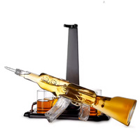 Ensemble de carafe à whisky en verre AK47 avec plateau en pin et quatre verres pour hôtel, restaurant, bar