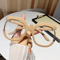 Les nouvelles montures de lunettes rondes tendance arc-en-ciel, best-sellers, peuvent être équipées de montures de lunettes pour la myopie et la protection contre la lumière bleue.