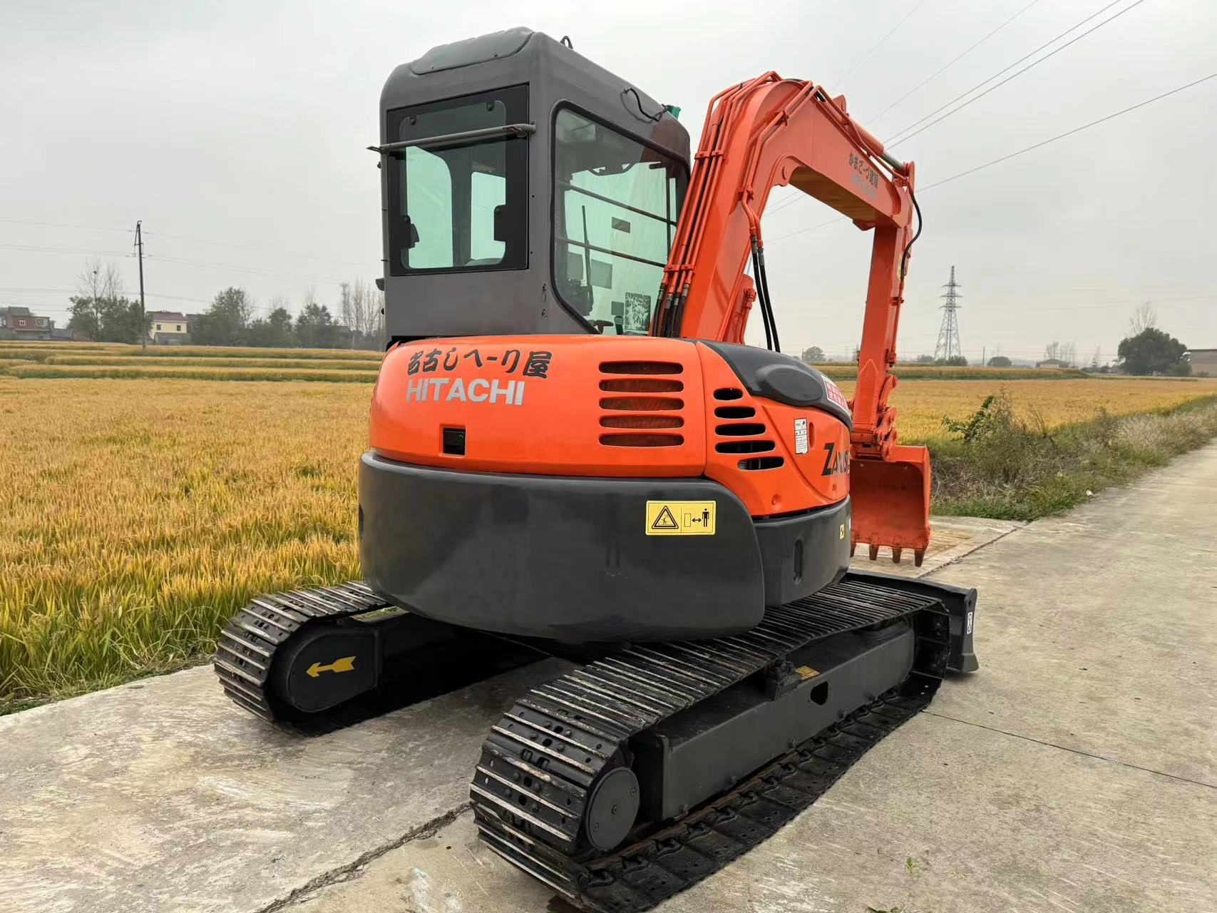 はちいち Used Hitachi ZX55UR Crawler Excavator - 2018-2021 Model from Japan