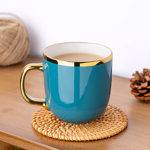 Tazas de cerámica chapadas en oro de color sólido para café y té, para regalo, diseño moderno y lujoso. - Product Image 3