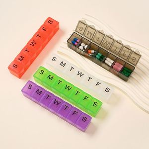 Organisateur de pilules hebdomadaire avec logo personnalisé, grande boîte à pilules pour 7 jours, portable pour les voyages, contenants pour les vitamines, les compléments et les médicaments - Product Image 1