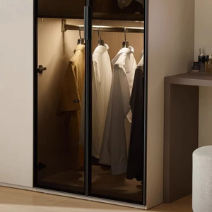Armoire scandinave tendance moderne minimaliste blanc chaud sur mesure, gain de place, pour chambre principale - Product Image 3