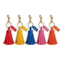 Porte-clés en cuir personnalisé vert et bleu, avec pompon en cuir PU, pour sac, avec votre propre logo