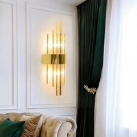 Applique murale linéaire moderne de luxe dorée pour salon, chambre, hall d'hôtel, éclairage mural décoratif d'intérieur