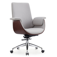 Chaise de bureau moderne blanche, design ergonomique, chaise à roulettes, chaise de direction en cuir à vendre