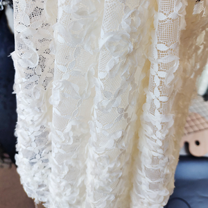 Tela de Encaje Francés Guipur Floral Ligera de Alta Calidad al por Mayor para Vestidos de Novia y <span class=keywords><strong>Ropa</strong></span> de <span class=keywords><strong>Mujer</strong></span> - Product Image 3