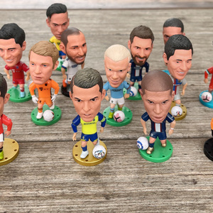 Fútbol C Rode Gea Pogba para Kane <span class=keywords><strong>Neymar</strong></span> Resina hecha a mano Adornos de muñecas de Navidad ecológicos Recuerdos circundantes - Product Image 4