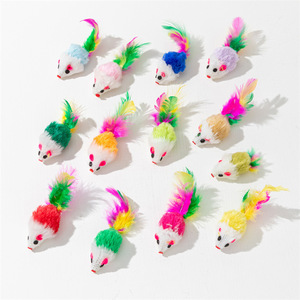 Juego de muñecos de peluche de ratón simulado respetuoso con el medio ambiente del fabricante, juguete masticable para gatos con plumas resistentes a los arañazos para mascotas de dibujos animados - Product Image 4
