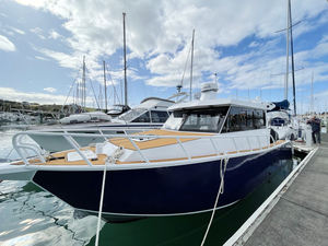 Bateau de pêche <span class=keywords><strong>en</strong></span> aluminium de 32 pieds pour le loisir et le style de vie, grand yacht de croisière avec cabine de repos, hublots et réservoir de carburant de 500 L - Product Image 2