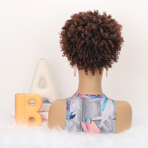 Perruque de style <span class=keywords><strong>afro</strong></span> en fibre synthétique de haute qualité pour femmes Long chapeau moelleux avec dentelle transparente Petite casquette de baseball pour le commerce extérieur - Product Image 4