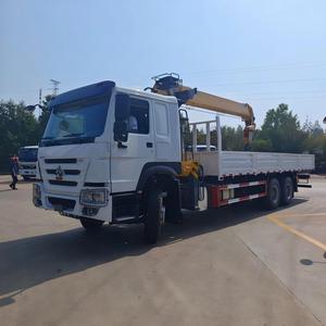 Camión <span class=keywords><strong>de</strong></span> Carga Sinotruk 6x4 <span class=keywords><strong>de</strong></span> Alta Capacidad con Grúa Montada <span class=keywords><strong>en</strong></span> la Plataforma para Transferencia <span class=keywords><strong>de</strong></span> Mercancías - Product Image 3