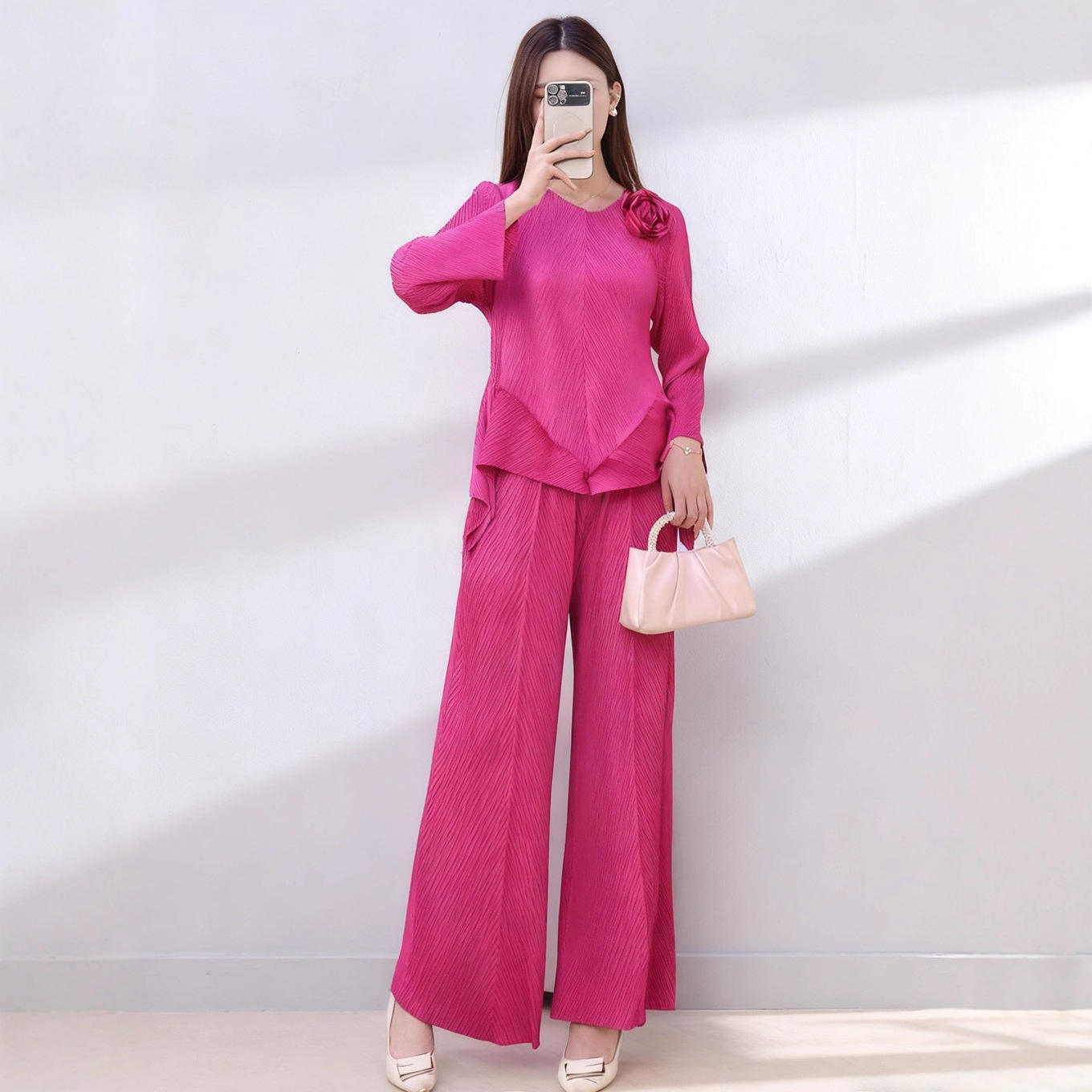 สีแดงม่วง