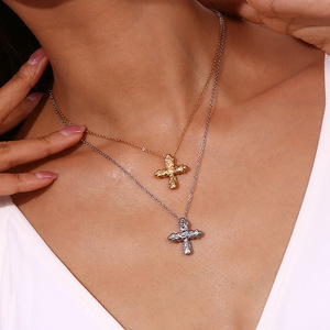 Nova Chegada Simples 18K Banhado A Ouro Aço Inoxidável Cruz Crucifixo Pingente Colar Jóias Para As Mulheres - Product Image 2