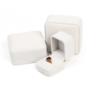 2023 Custom logo printed velvet packaging jewelry box square box Jewelry Box