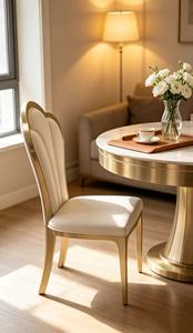 Chaise élégante et luxueuse en bois massif pour salon moderne, dossier en forme de coquille, rembourrage en coton, cadre doré, chaise durable/confortable - Product Image 5