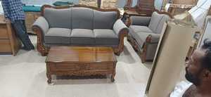 Sofá Antiguo de Lujo Hecho a Mano de Estilo Europeo, Madera de Teca Sagwan India Sólida, Diseño Tallado Retro, Tapizado con Tela de Primera Calidad - Product Image 4