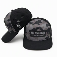 Casquette de baseball ajustable à 5 panneaux perforée camouflage personnalisée avec logo en PVC et visière incurvée pour la chasse en extérieur
