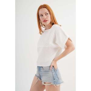 Chemise en satin brodée vintage pour femmes en gros avec détail en dentelle Taille unique XL Coton Soie - Couleur écru - Product Image 6