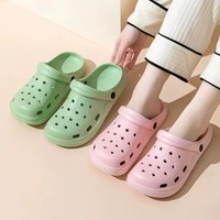 Sabots d'été pour hommes, chaussures de plage d'extérieur, sandales légères et tendance à bout fermé, demi-sandales à séchage rapide, style couple