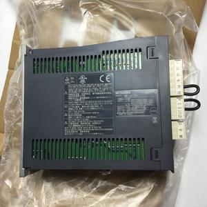 Servoaccionamiento Mitsubishi MR-J3-70A 200W CA 220V IP20 para equipos mecánicos - Product Image 2