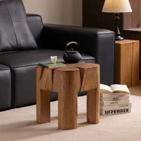 Table basse moderne en bois massif avec base décorative