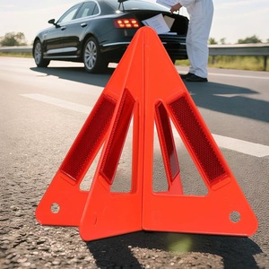 Triángulo de Advertencia de Tráfico Reflectante de Seguridad Rojo para Emergencias - Product Image 5