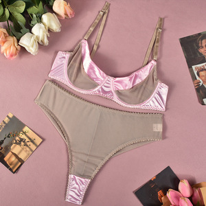 Dessous und sexy Sets 2-teilige Strumpf bänder Dessous Set mit Ketten Exotischer BH Tanga Frauen Rosa Dessous - Product Image 3