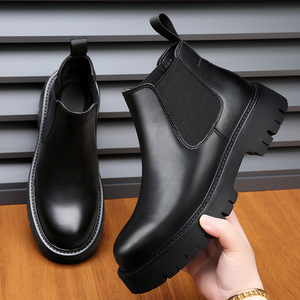 Nouvelles <span class=keywords><strong>bottes</strong></span> <span class=keywords><strong>noires</strong></span> pour hommes 2024 - <span class=keywords><strong>Bottes</strong></span> à la cheville en cuir décontractées et tendance avec semelle épaisse confortable pour un usage quotidien et le travail - Product Image 1