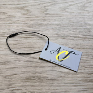 Étiquettes suspendues grises personnalisées avec estampage à chaud doré - Étiquettes de vêtements de marque pour vêtements et accessoires avec logo de la marque - Product Image 2