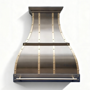 Архитектурная вытяжка на заказ с изогнутым дизайном для кухонь вилл, нержавеющая сталь с латунными элементами - Product Image 2