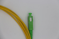 Kabel Patch Fiber Optik Single Mode SC/APC Berlapis Baja Solusi FTTx 9/125um Kompatibel OS1/OS2 LSZH Putih 3m Modem 3 G