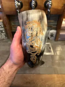 Corne animale de haute qualité d'origine éthique avec design décoratif peint à la main pour boire traditionnellement au prix de gros - Product Image 4