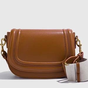 Borsa a Tracolla Piccola alla Moda con Patta, Design di Lusso in Pelle PU per Donne, con Cerniera e Tracolla Larga, Trendy Porta Telefono - Product Image 1