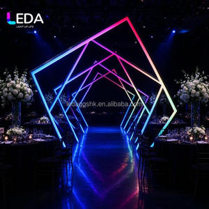 Arche lumineuse LED RGB en métal pour intérieur et extérieur, tunnel lumineux en forme de diamant, décoration d'entrée pour mariage, événements, fête d'anniversaire, festival de musique - Product Image 1