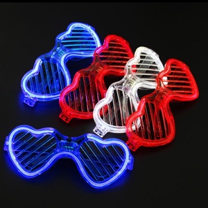 แว่นตาเรืองแสง LED พลาสติก รูปหัวใจ แสงเย็นแบบเรืองแสง เป็นมิตรกับสิ่งแวดล้อม ของเล่นเด็ก อุปกรณ์จัดงานวันวาเลนไทน์ - Product Image 3