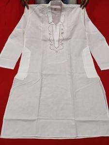 Stylish <b>Men</b> <b>Kurta</b> With Pajama Designed With Allover Chikankari Embroidery And Thread Work Suitable For Formal Ethnic Occasions - Product Image 2