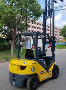 Montacargas Komatsu FD30 Usado de 3 Toneladas, Tracción Delantera, Origen Japón, Capacidad de Carga 3T, Diésel, Usado para Agricultura y Construcción - Product Image 4