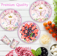 Assiettes, gobelets, serviettes, nappes, ballons, accessoires, décorations de gâteau, drapeaux, vaisselle et fournitures pour fête prénatale ou anniversaire sur le thème des papillons