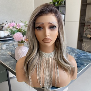 CARKIRA Peluca de Cabello Sintético Ondulado de 14 Pulgadas con Encaje Frontal, Resistente al Calor, Rubia con Reflejos Castaños, Transparente para Encaje - Product Image 3