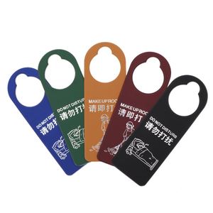 Colgadores de puerta de cuero PU con letreros de 'No molestar' y 'Limpieza del hotel' para habitaciones de huéspedes y salas de maquillaje - Product Image 3