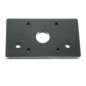 Plaque de montage en aluminium usinée CNC sur mesure, anodisée noire, avec plusieurs trous de fixation pour équipement de machine d'automatisation - Product Image 2