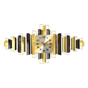 Horloge murale de luxe dorée 95x45cm, directement de l'usine, décoration métallique moderne et simple, pour salle à manger, silencieuse - Product Image 1