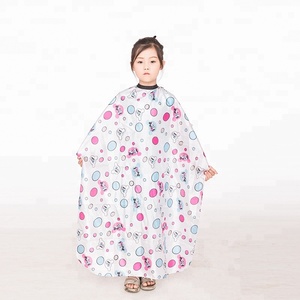 Capas Impermeables para Niños para <span class=keywords><strong>Peluquería</strong></span>, Salón de Belleza, Capa de Corte de Pelo Económica Hecha de Poliéster - Product Image 5