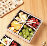 Boîte à compartiments carrés jetables de luxe avec couvercle transparent en papier alimentaire pour la restauration et les collations
