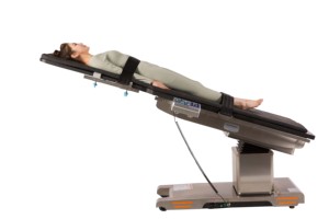 طاولة عمليات طبية عالية الجودة من MT، طاولة عمليات كهربائية مناسبة لأجهزة الأشعة السينية ذات الذراع على شكل حرف C. - Product Image 4