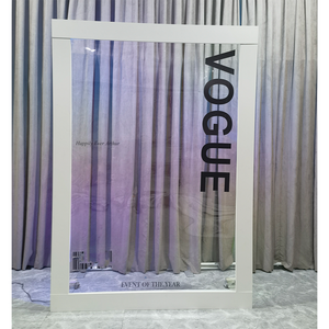 Cabine photo intelligente avec écran tactile et filtre beauté IA - Idéale pour les anniversaires et les dîners d'entreprise - Product Image 4